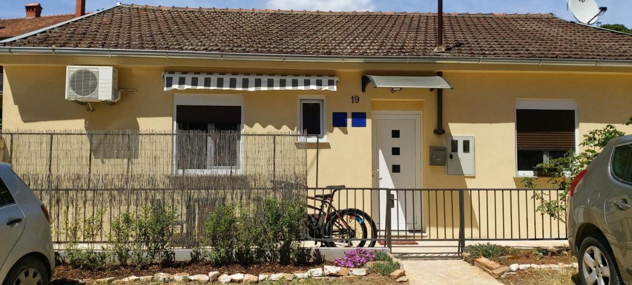 Lory Apartamento Pula Exterior foto
